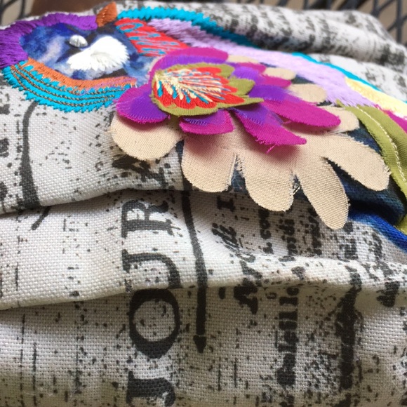 Gorgeous Embroidered Purse - Picture 6 of 16